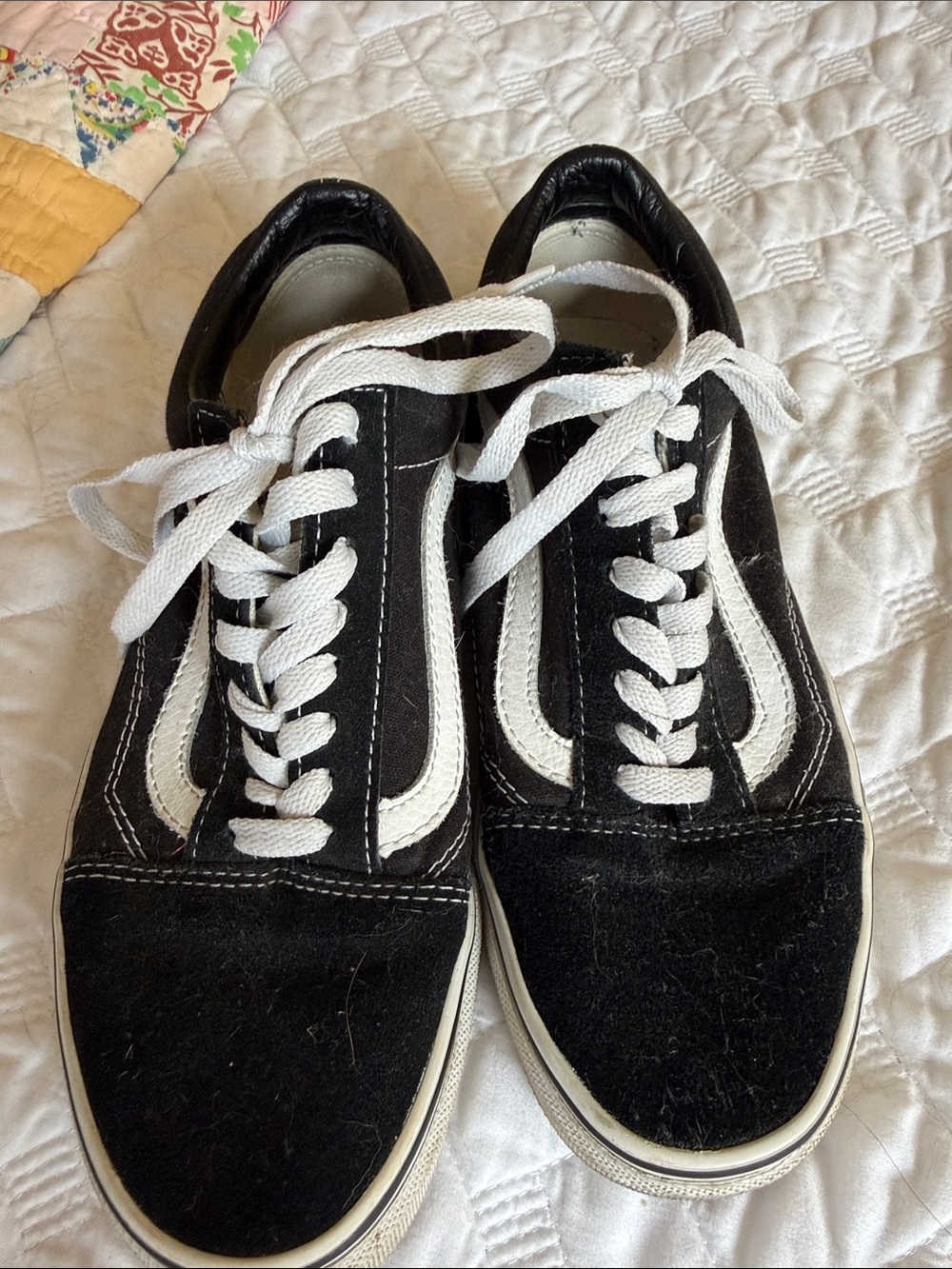 Vans Black and White Old Skool Skate Sneakers- like new!
